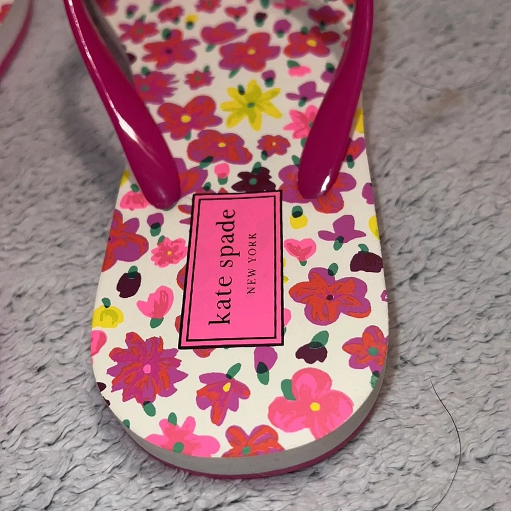 Women's Kate Spade NEW pink/floral flip flops, sandals,  sz 6
